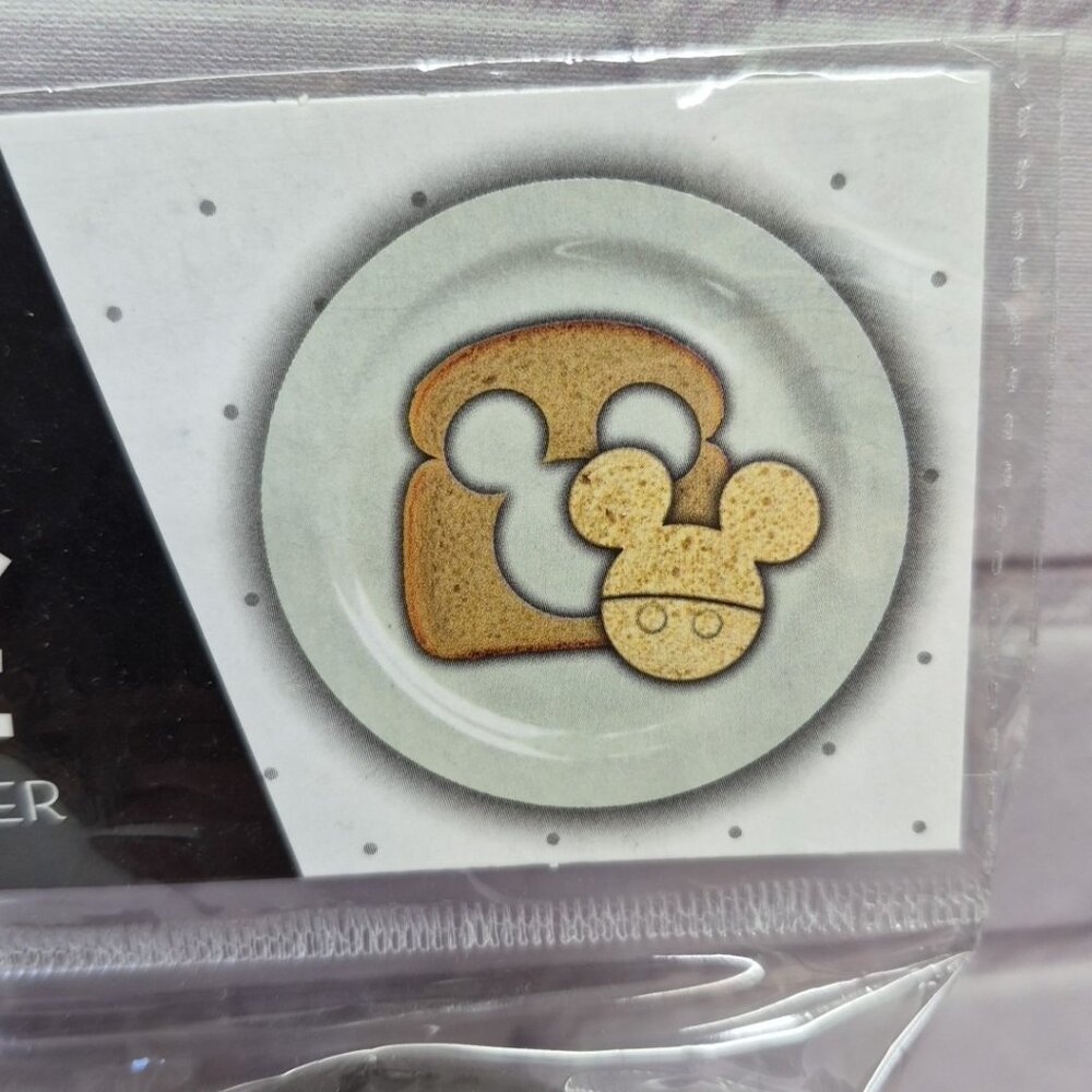Disney Mickey & Minnie Mouse Plastic Fun Shape Bread Crust Cutter, Lot Of 2 - Picture 4 of 7